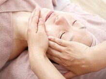 コンテ(Conte)の雰囲気（むくみ、食いしばりによる緊張も解消！翌朝の顔は別人のように♪）
