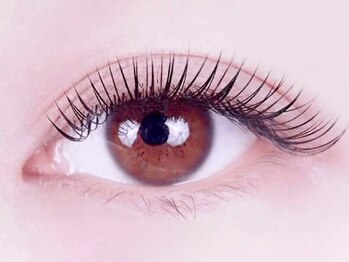 ジェニック(genic)の写真/極上の柔らかさと圧倒的なモチ×ボリューム感なら【perfect lash】シャープで濃さのあるぱっちり目元へ★