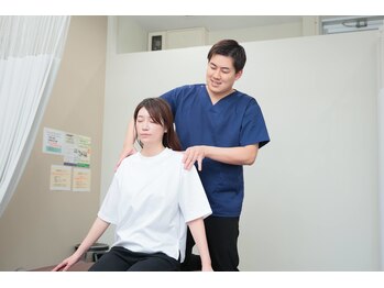 かがりの整骨院 東近江八日市院/”猫背・巻き肩”改善整体