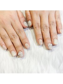 淡色雪の結晶デザイン