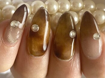 ネイルサロンティーモ(Nail Salon Tmo)の写真/リピーター続出★オフ無料今月限定デザイン7830円♪上品な華やかさで指先を彩りワンランク上の自分に挑戦♪