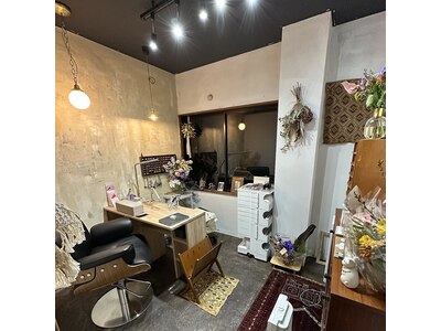 こだわりのもので溢れたsalon room