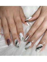 フィー(fee)/ニュアンスネイル