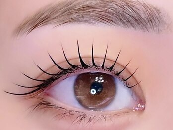 グローバルアイズ(Global Eyes)の写真/《朝9時OPEN×横浜駅直結》束感が人気☆韓国風まつげパーマ¥4300~/大人の骨格美眉スタイリングWax込¥5100