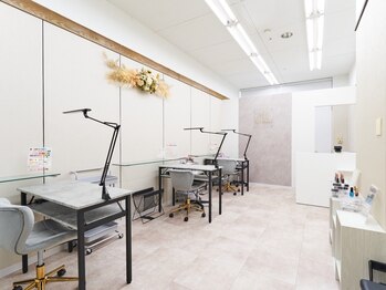 ネイル クランツ(nail kranz)の写真/【9時から営業/本町駅直結ネイル専門店】ベビーカーでの入店もOK♪定額・持ち込みどちらも可能！