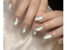 イリス(iris)/キラキラマグネットネイル