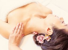 ミーチャビアンカ(MiciaBianca)/首・デコルテもリンパマッサージ