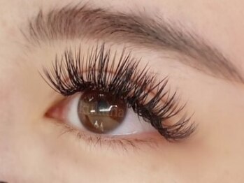 ククナ(Kukuna)の写真/まつ毛が少なくお悩みの方・ボリュームまつ毛がスキな方《大人気バインドロック》でぱっちりEyeに！！