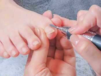 リー(RE)の写真/【角質ケアで素足美人】足裏はもちろん指周りも角質除去しふわふわの足裏に!人目を気にせずゆったり施術♪