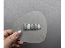 カイノ 金剛店(KAINO)/ブルーラメ×白ネイル