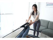 独自メソッドの骨格矯正×ピラティスで身体を土台から整えます。