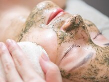 サロン カレナ(salon KARENA)の雰囲気（一回の陶肌トリートメントで毛穴がこんなに違う！！）