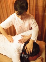 中国気功整体院 経堂院/肩幅狭め矯正