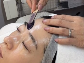 マニストの写真/フェイシャルワックスでお顔のムダ毛を除去！いつでもツルスベな韓国美肌に♪角質も一緒にすっきり★