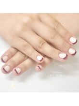 リッシュ トロワ(RICHE trois)/ベリーヨーグルトネイル♪