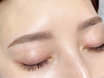 リナータ 渋谷本店(Rinata)の写真/《フラット100本orラッシュリフト+眉スタイリング￥9990》お目元をトータルでプロデュース♪お顔の印象UP！