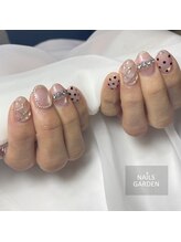 ネイルズガーデン(NAILS GARDEN)/ドット×キルティングネイル