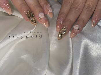 ネイルサロン ステイゴールド(STAY GOLD)の写真/上品な大人かわいいネイルで、指先をキレイに演出♪派手なネイルが出来ない方も★爪の形に合わせた施術◎