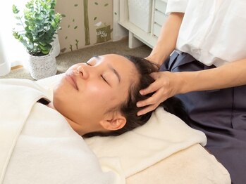 小顔矯正エステ プリュムレーヴの写真/小顔×たるみ改善☆ 小顔矯正とヘッドスパで、肌の奥までしっかり届く◎ 効果が長く続くリフトアップ体験♪