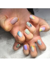 ポップな個性派スプリングネイル