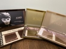 ディシェーレノーテ アイラッシュ(die Schere Note EyeLash)の雰囲気（人気のカラーフラットラッシュもご用意![大船 フラットラッシュ]）