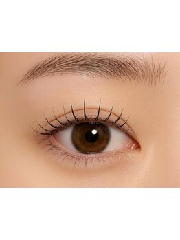 ナチュラル上品な目元にしたい