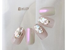 グラティフィー(gratify)/うるつやパールネイル