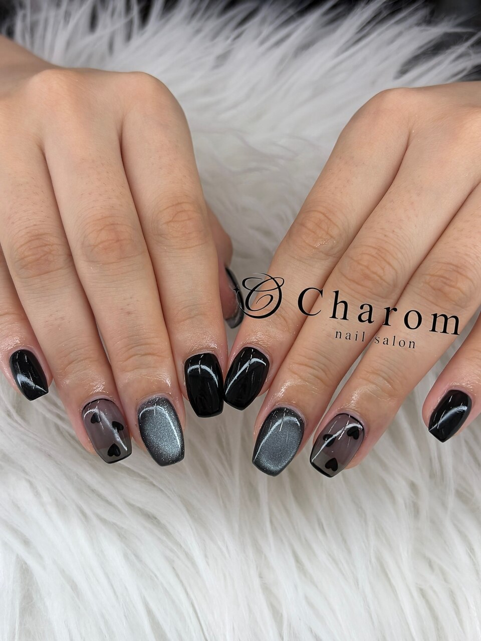 2025年-2026年冬トレンド】ブラック ハートのネイルデザイン集｜人気順