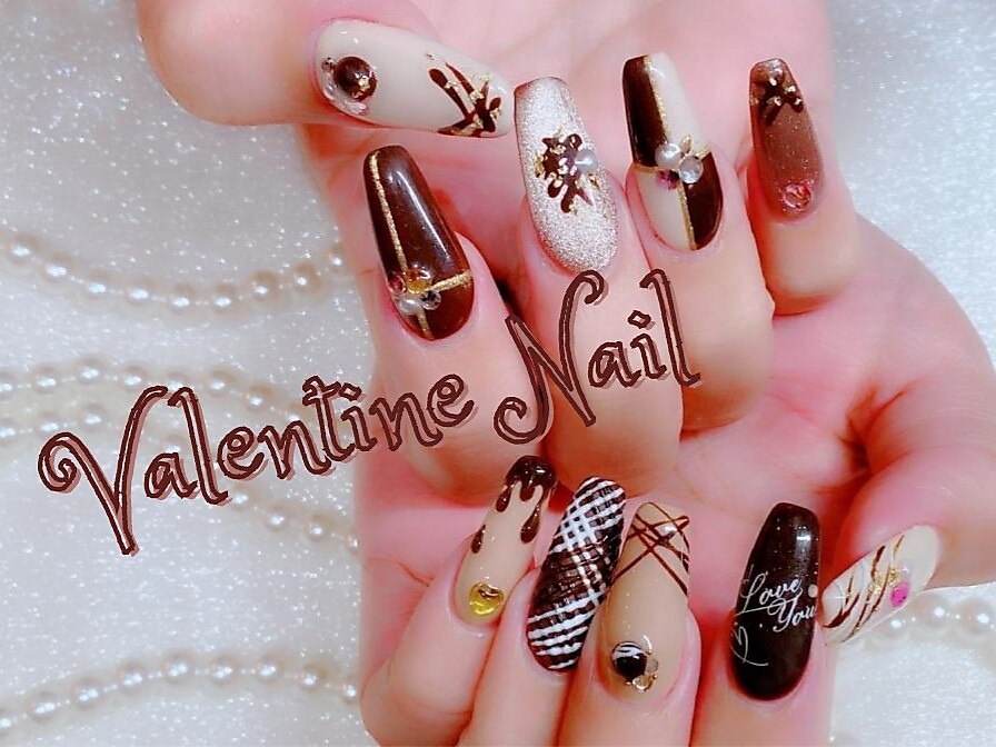 2025年-2026年冬トレンド】バレンタインのネイルデザイン集｜人気順
