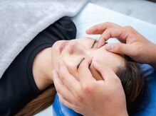 眼の整体 アイケアLaBo駒込駅前店【マッサージ/整体/眼精疲労/老眼/肩こり/視力低下】/ 低周波施術[筋膜リリース]