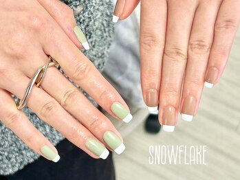 スノーフレーク(Snowflake)/フレンチネイル¥7700~
