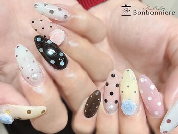 カラフルドットの個性派ネイル☆