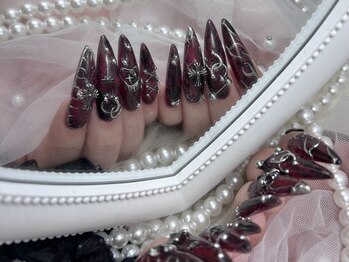 ベルグローアルファネイル(BELLE GROW ALPHA NAIL)/手描きアートクロムネイル