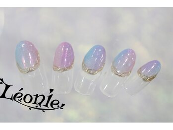 レオニー(Leonie)/丸フレンチマグネットネイル