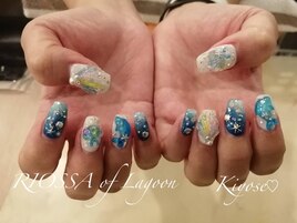 キラキラ×海ネイル