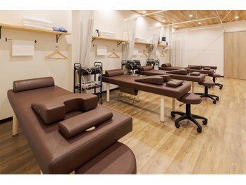 ホネツギ 柏駅西口接骨院(HONETSUGI)/【当院の施術室】