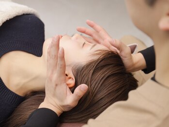 エスポワール(espoir)の写真/【丸顔解消！小顔矯正&リフトUP¥3980】独自の技術《小顔矯正×表情筋EMS×小顔超音波》で最短リフトアップ!