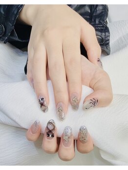 エクラン(Ecrin)/上品チェック×グリッターネイル