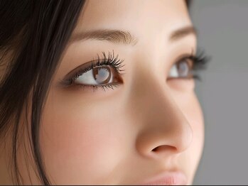 ソエ(Soe)の写真/作り込みすぎない、大人のナチュラルな目元へ。大人の女性に似合う上品で繊細なデザインをご提案します。
