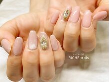 リッシュ トロワ(RICHE trois)