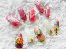 ネイリシャス(NAILICIOUS)/ウキウキのロマンチックネイル