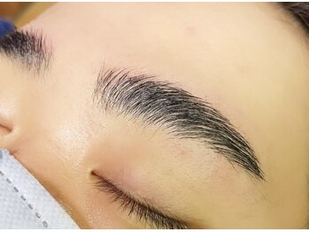 リル(Lill)/ハリウッドブロウリフト