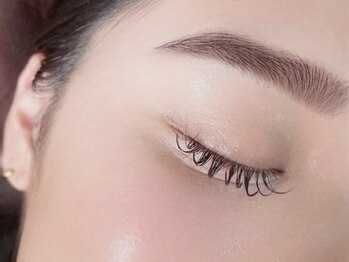 リビケイト 難波店(Livicate)の写真/お顔の印象の8割は眉で決まる◎美眉スタイリングはプロにお任せください♪【眉毛ワックス＋眉カラー¥5000】