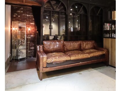 ノラ ミナミアオヤマ(NORA MINAMIAOYAMA)の写真