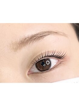 ナチュラル上品な目元にしたい