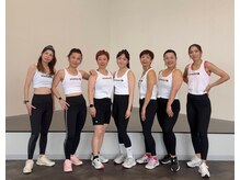 多彩な7人のインストラクターが楽しいクラスをお届けします！