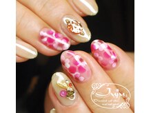 ジュジュ(Juju)/ハニカム柄お花ネイル