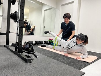 アールフィジオラボ 中の島店(R.Physio Lab)の写真/【肩こり腰痛を運動で解決】初めての方&運動嫌いの方大歓迎☆お得な体験クーポンもご用意!お仕事帰りにも◎