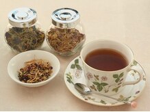 施術後のafter teaは美容美肌効果・健康志向にこだわったハーブで作るブレンドティー＆美腸の水♪