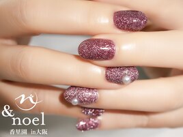 ピンク キラキラネイル